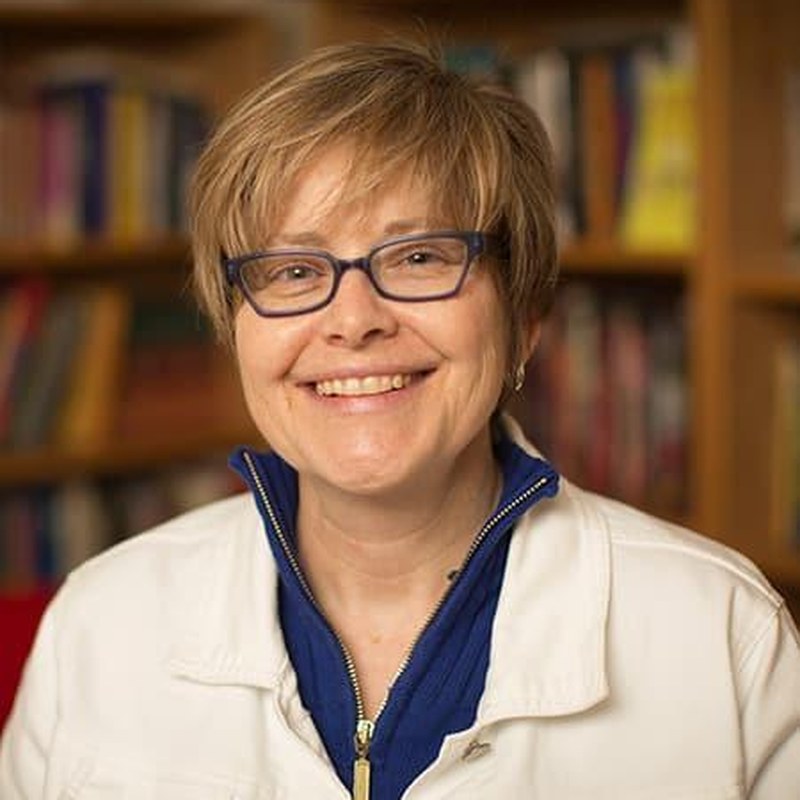 Photo of Sara Warner
